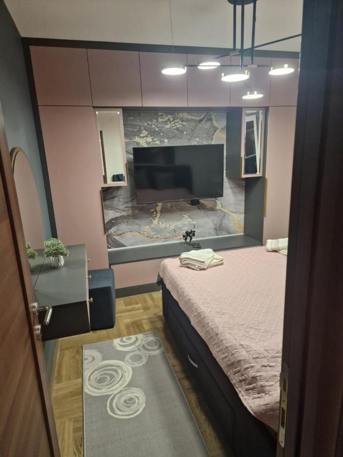 Gold Lux Apartment Cacak Ngoại thất bức ảnh