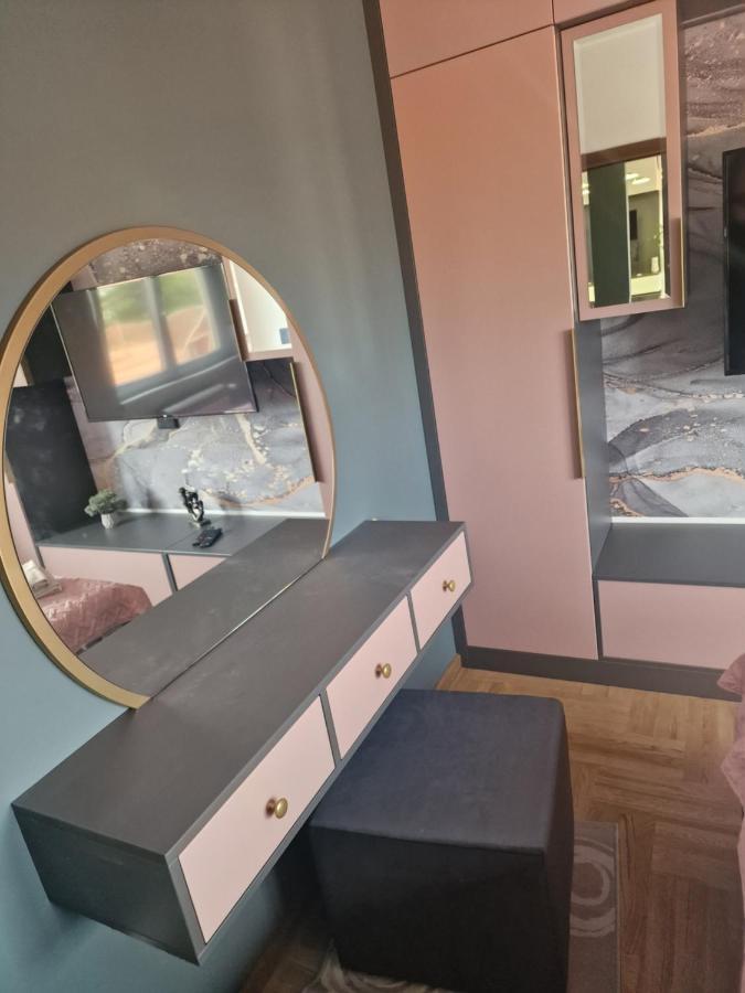 Gold Lux Apartment Cacak Ngoại thất bức ảnh