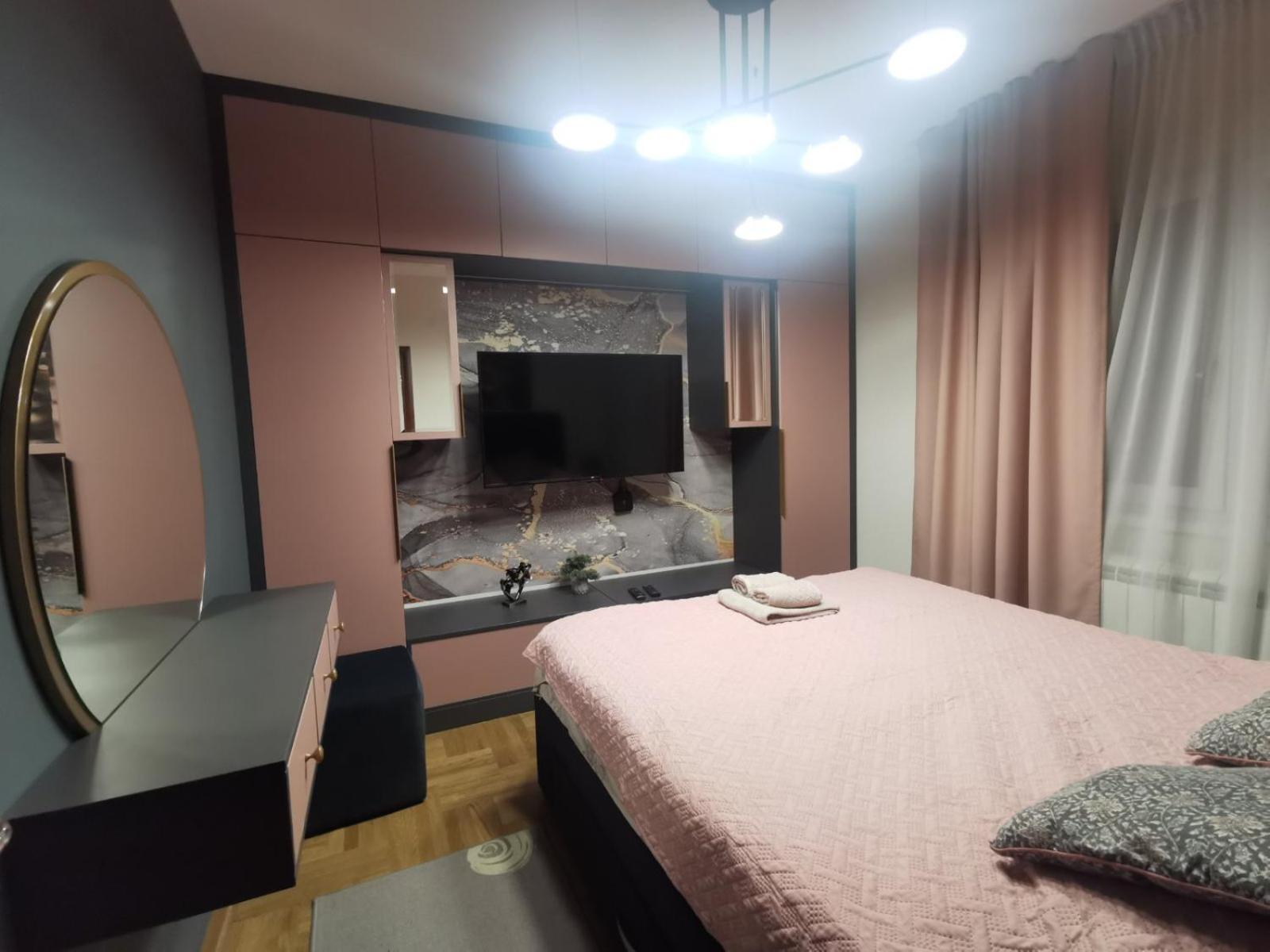 Gold Lux Apartment Cacak Ngoại thất bức ảnh